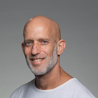 מורה, רקדן, מנהל ומפיק